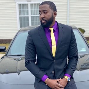 Meet your Posher, Javier